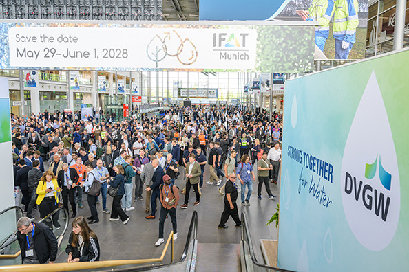 Hinweis am Messeeingang der IFAT Munich auf das Veranstaltungsdatum 2028 Hinweis am Messeeingang der IFAT Munich auf das Veranstaltungsdatum 2028