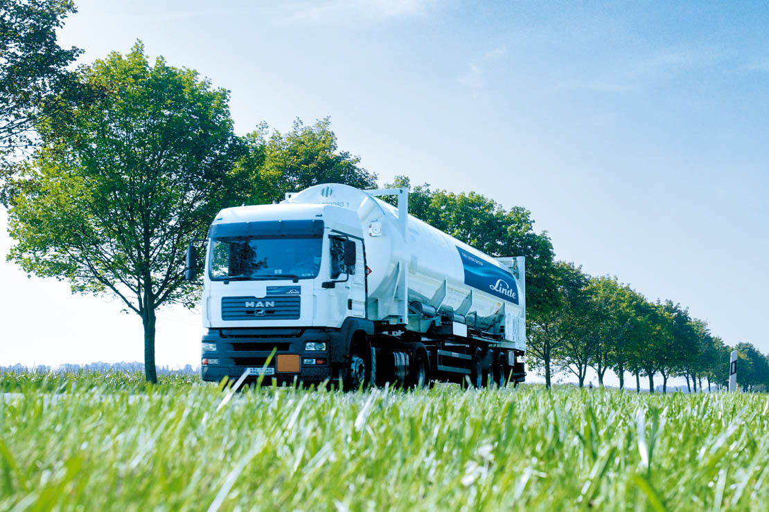 Liquid hydrogen is transported in tanks