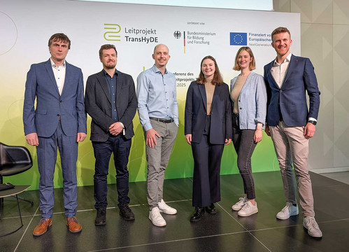 Das Team des Teilprojekts TransHyDE-Norm