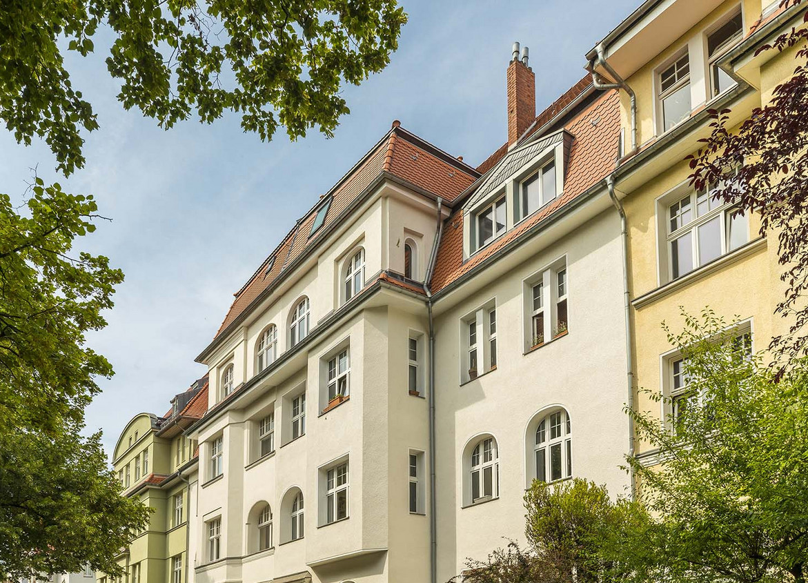 Straßenzeile mit alten Gebäuden