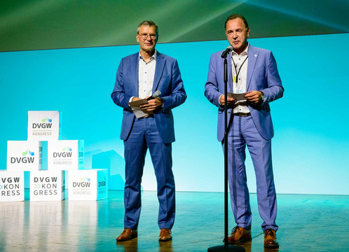 Dr. Wolf Merkel und Prof. Dr. Gerald Linke eröffnen den DVGW Kongress 2026