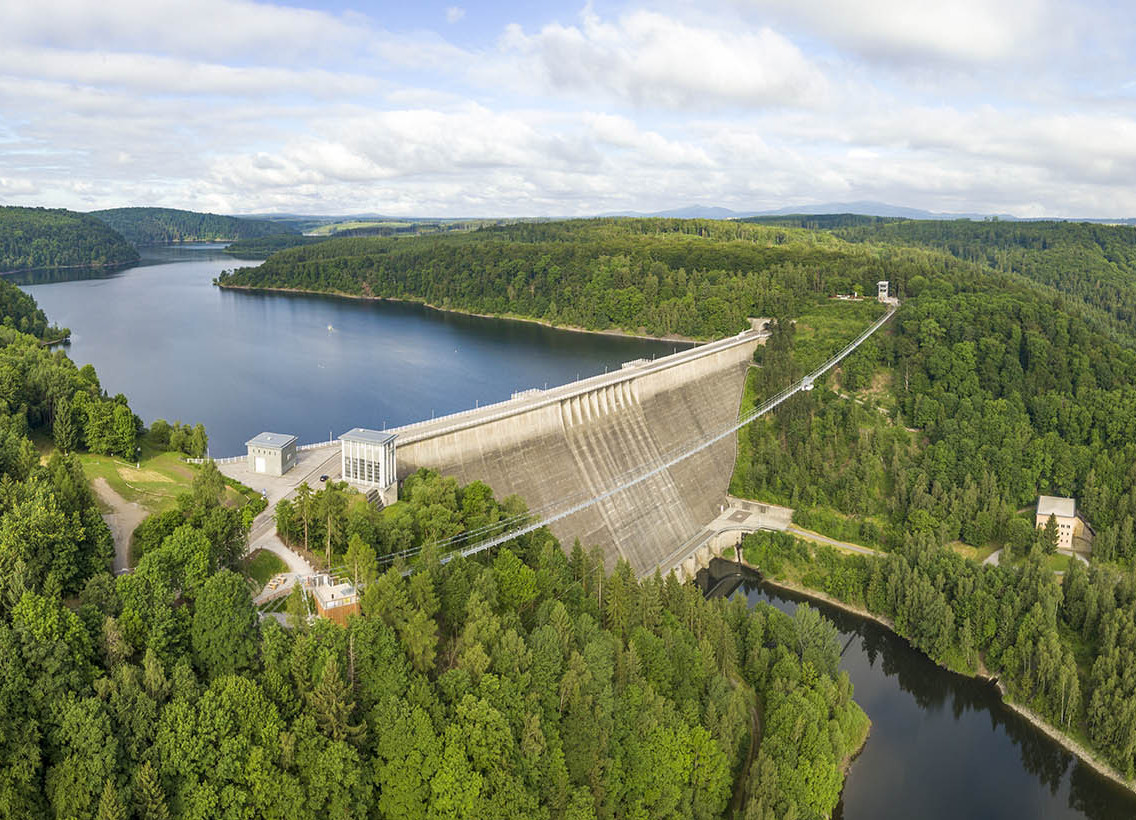 Trinkwassertalsperre – wie hier in Sachsen-Anhalt – stauen enorme Mengen Wasser.