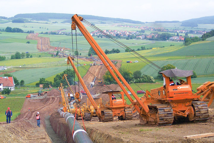 Gashochdruckleitungen transportieren die benötigte Energie in die Versorgungsgebiete.