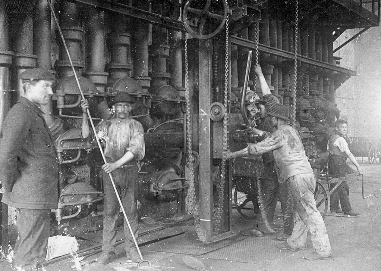 Gaserzeugung in Retorten um 1890